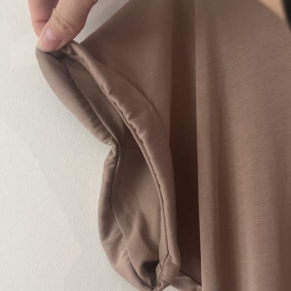 Stylish nude t-shirt - Picture 2 of 5